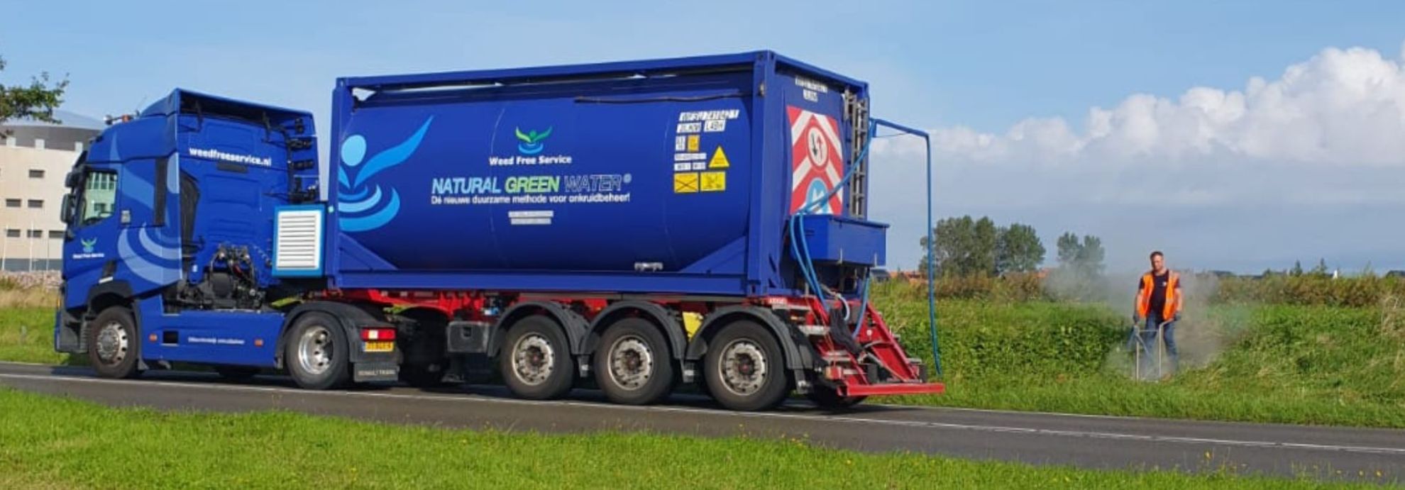 Natural green water - Weed Free Service