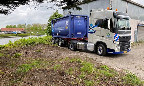 Natural Green Water bij water